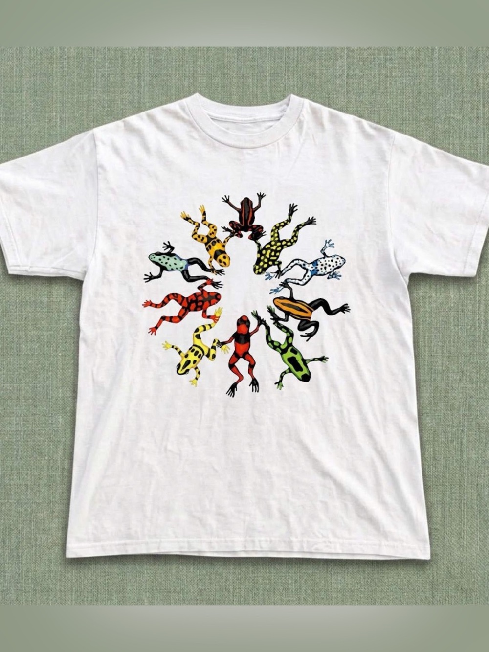 White Frog Pattern Reptile Graphic Tee, Cute Colorful Frog, Vintage Style Gift